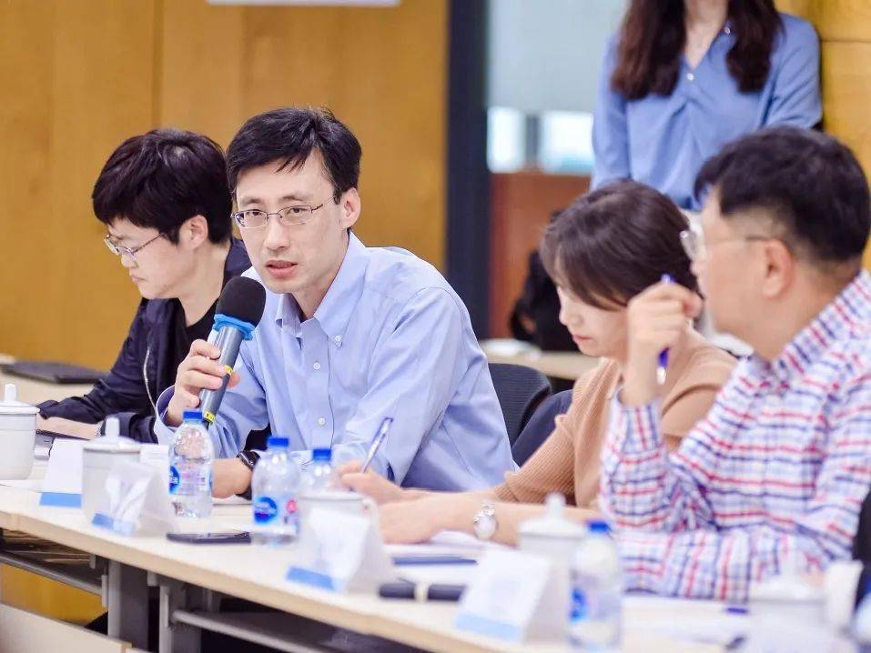 2025年澳门与香港正版免费资料资本,详细解答、专家解读解释与落实-警惕虚假宣传-详细解答、专家解读解释与落实